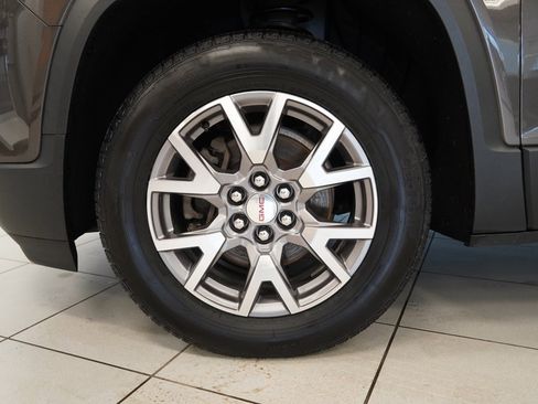 Used 2020 GMC Acadia SLT w/ Driver Alert Package II image 16