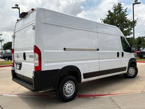 Used 2026 RAM ProMaster 2500 w/ Convenience Group FWD image 6