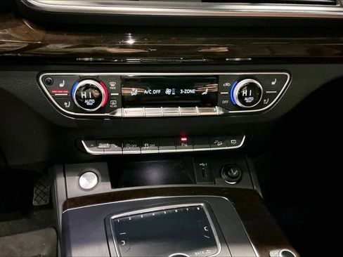 Used 2018 Audi Q5 2.0T Premium Plus w/ Premium Plus Package image 18