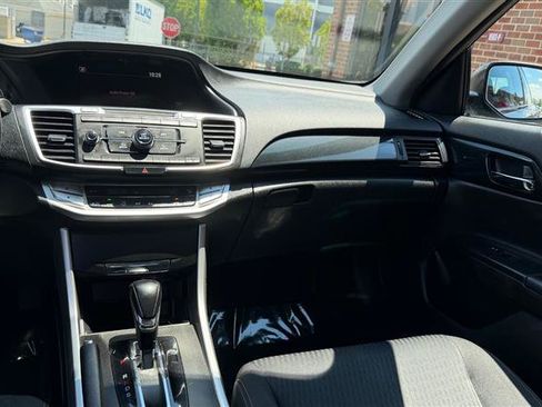 Used 2015 Honda Accord Sport image 25