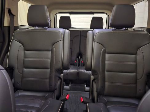 Used 2019 GMC Acadia Denali w/ Technology Package AWD/4WD image 28