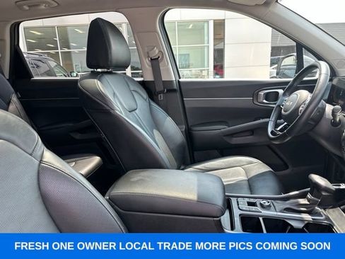 Used 2025 Kia Sorento S w/ Panoramic Sunroof Package FWD image 9