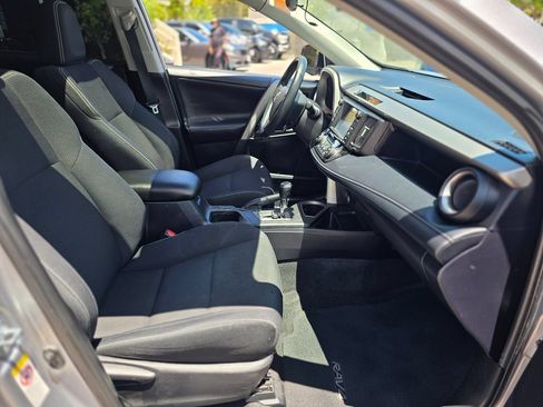 Used 2016 Toyota RAV4 XLE w/ Convenience Package FWD image 11