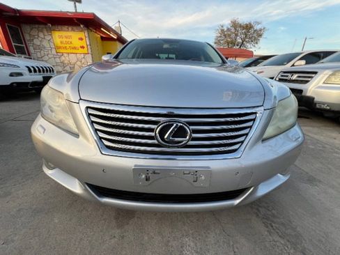 Used 2011 Lexus LS 460 Luxury image 2