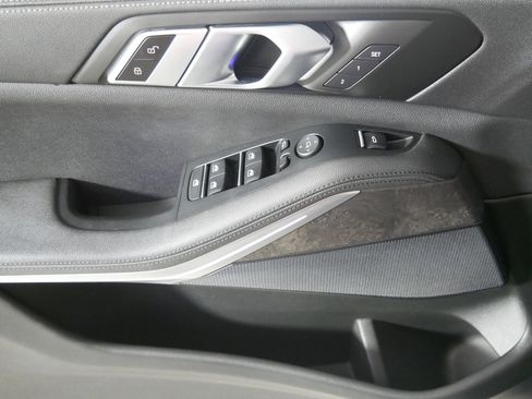 Used 2022 BMW X5 xDrive40i w/ Premium Package image 19