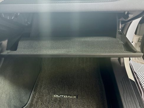 Used 2023 Subaru Outback Premium AWD/4WD image 32