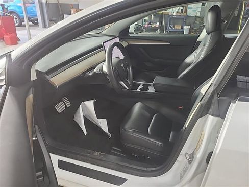 Used 2022 Tesla Model 3 Performance image 6