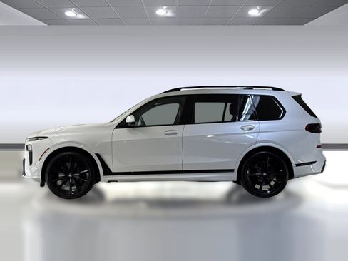Used 2025 BMW X7 xDrive40i w/ M Sport Package AWD/4WD image 2