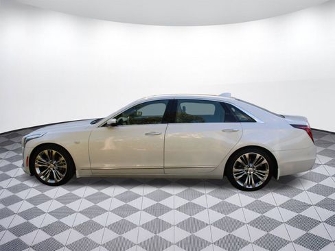Used 2018 Cadillac CT6 Platinum image 2