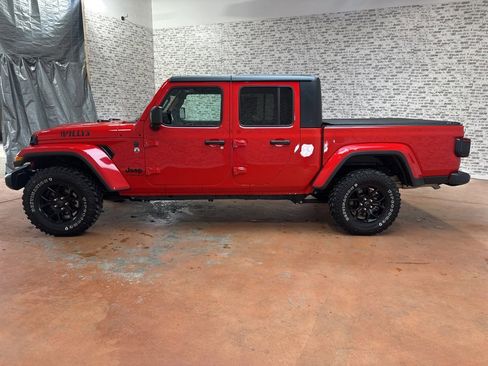 Used 2024 Jeep Gladiator Sport image 5