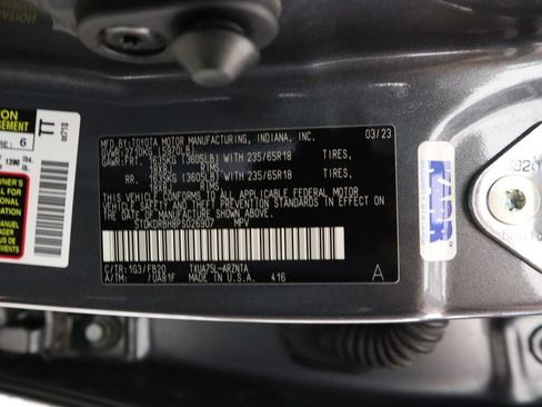 Used 2023 Toyota Highlander LE image 35