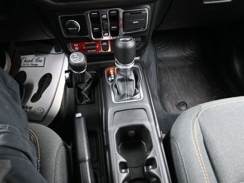 Used 2024 Jeep Wrangler Willys image 11