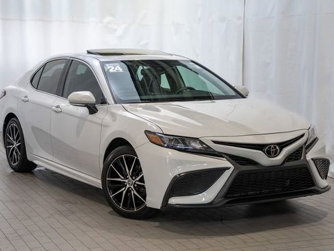 Certified 2024 Toyota Camry SE image 1