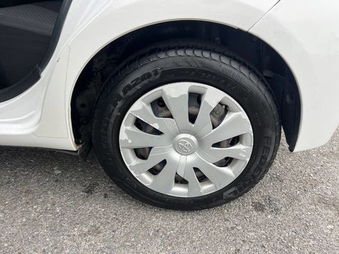 Used 2015 Toyota Yaris L FWD image 17