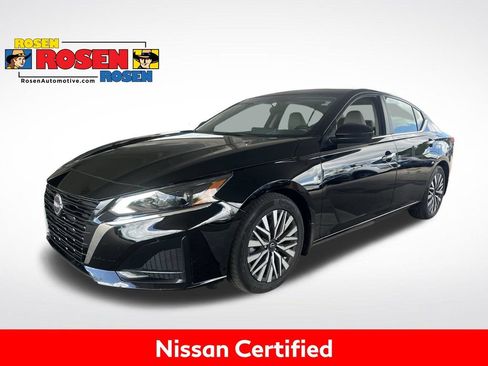 Certified 2024 Nissan Altima 2.5 SV w/ SV Premium Package FWD image 1