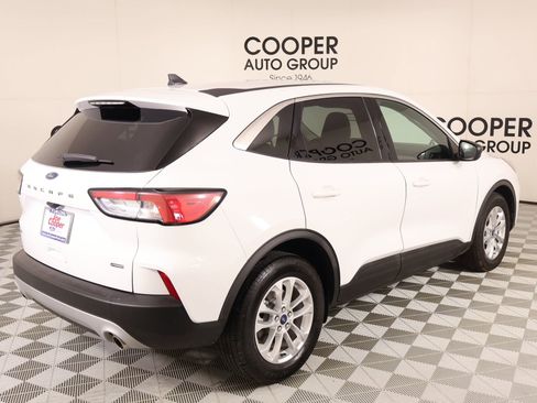 Used 2022 Ford Escape SE FWD image 19