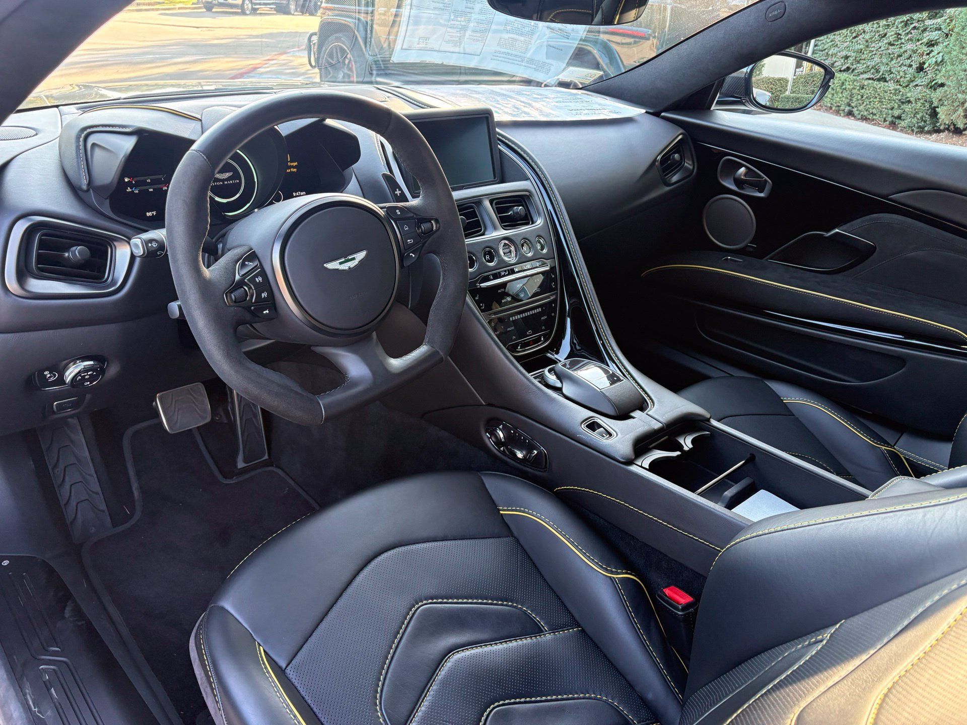 Used 2019 Aston Martin DBS Superleggera RWD image 7