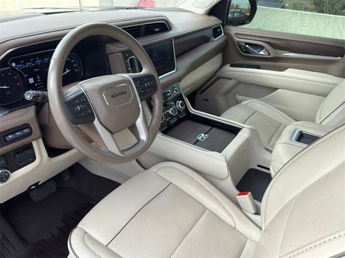 Used 2021 GMC Yukon Denali w/ Denali Ultimate Package image 12