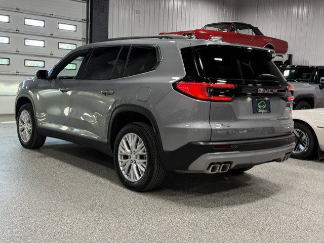 Certified 2026 GMC Acadia Elevation w/ Elevation Premium Package AWD/4WD image 3