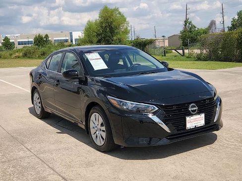 Certified 2025 Nissan Sentra S FWD image 3