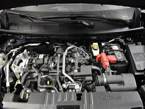Used 2025 Nissan Kicks SV w/ SV Premium Package AWD/4WD image 33