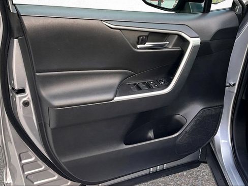 Certified 2021 Toyota RAV4 XLE AWD/4WD image 22