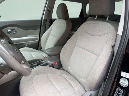 Used 2017 Kia Soul EV image 30
