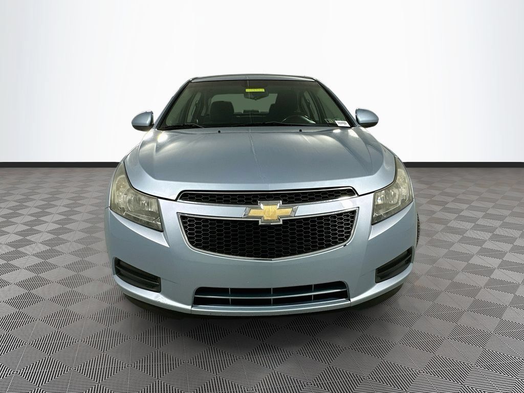 Used 2012 Chevrolet Cruze LT FWD image 2