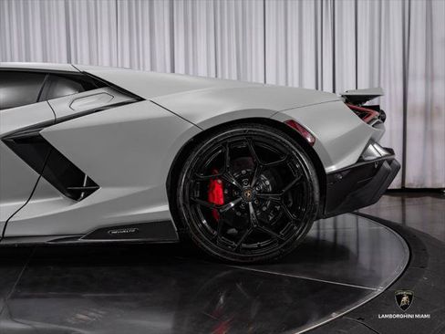 Used 2024 Lamborghini Revuelto AWD/4WD image 35