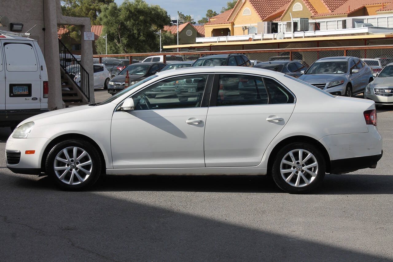 Used 2010 Volkswagen Jetta Limited Edition FWD image 5