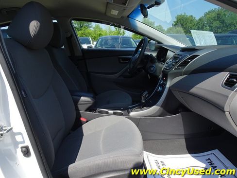 Used 2014 Hyundai Elantra SE FWD image 16