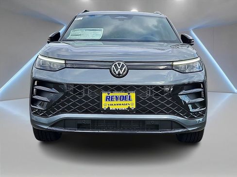 New 2026 Volkswagen Tiguan SE R-Line AWD/4WD image 2