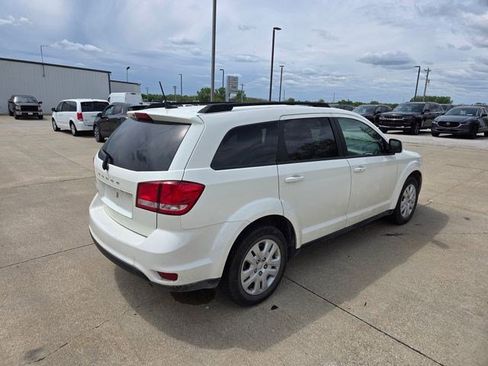 Used 2019 Dodge Journey SE w/ Connectivity Group FWD image 8