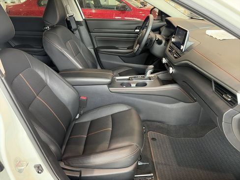 Used 2021 Nissan Altima 2.5 SR w/ SR Premium Package FWD image 27