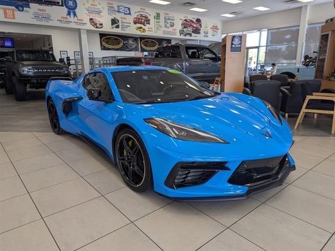 Used 2023 Chevrolet Corvette Stingray Premium Cpe w/ Z51 Performance Package image 3