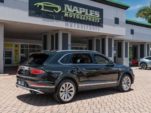 Used 2023 Bentley Bentayga Extended Wheelbase AWD/4WD image 43
