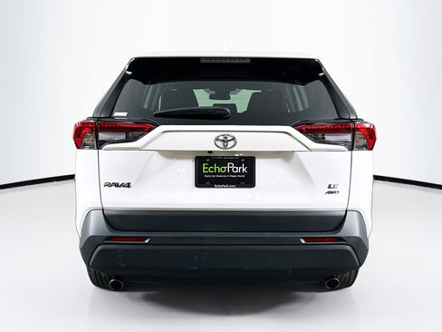 Used 2024 Toyota RAV4 LE image 7