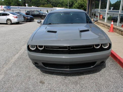 Used 2018 Dodge Challenger SXT w/ Sound Group RWD image 2