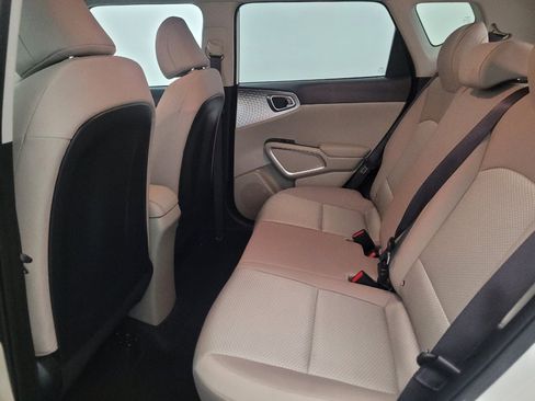 Used 2025 Kia Soul LX w/ LX Technology Package image 18