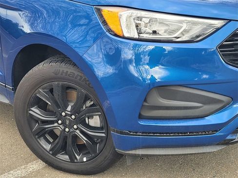Used 2024 Ford Edge SE w/ Black Appearance Package image 9