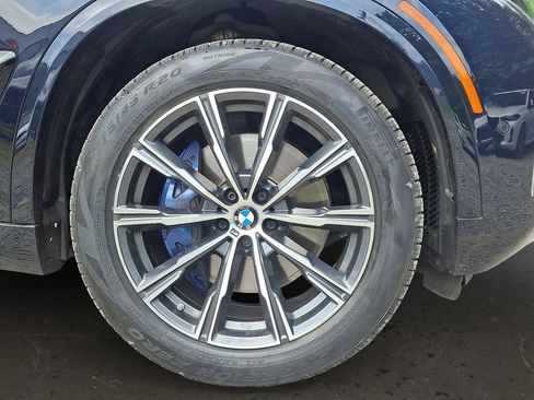 Used 2024 BMW X5 xDrive40i w/ M Sport Package AWD/4WD image 9