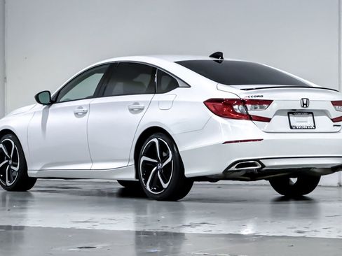 Used 2021 Honda Accord Sport image 3