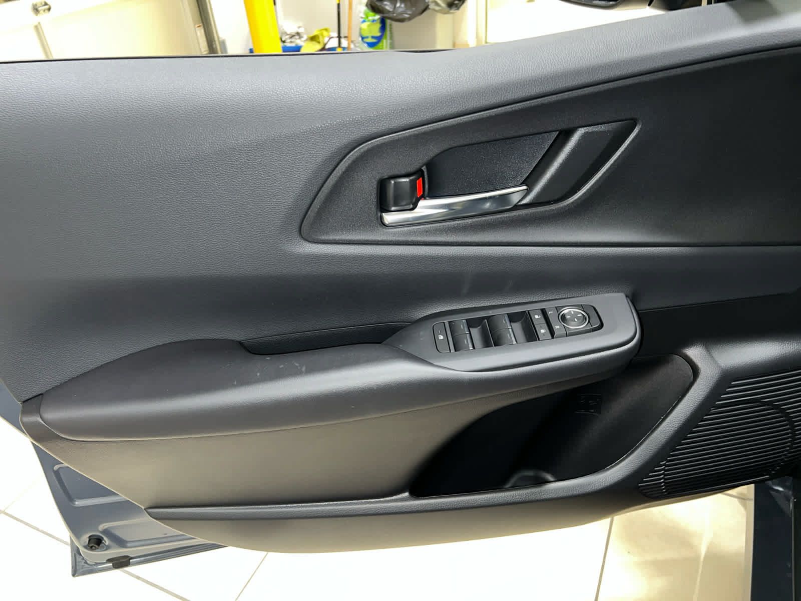 New 2026 Toyota Prius Plug-In Hybrid FWD image 12