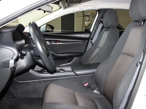Used 2020 MAZDA MAZDA3 Sedan FWD image 27