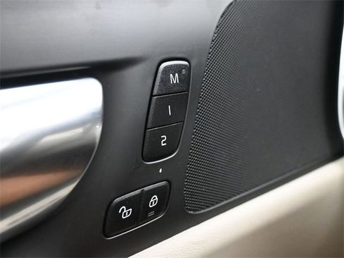 Used 2022 Volvo S60 B5 Momentum w/ Premium Package image 29