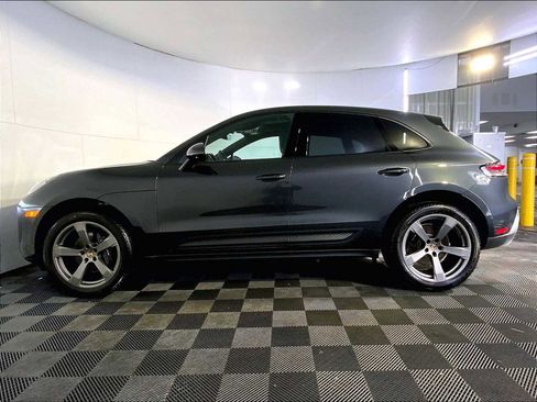 Certified 2025 Porsche Macan AWD/4WD image 2