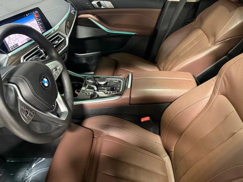 Used 2021 BMW X7 xDrive40i w/ Premium Package AWD/4WD image 16