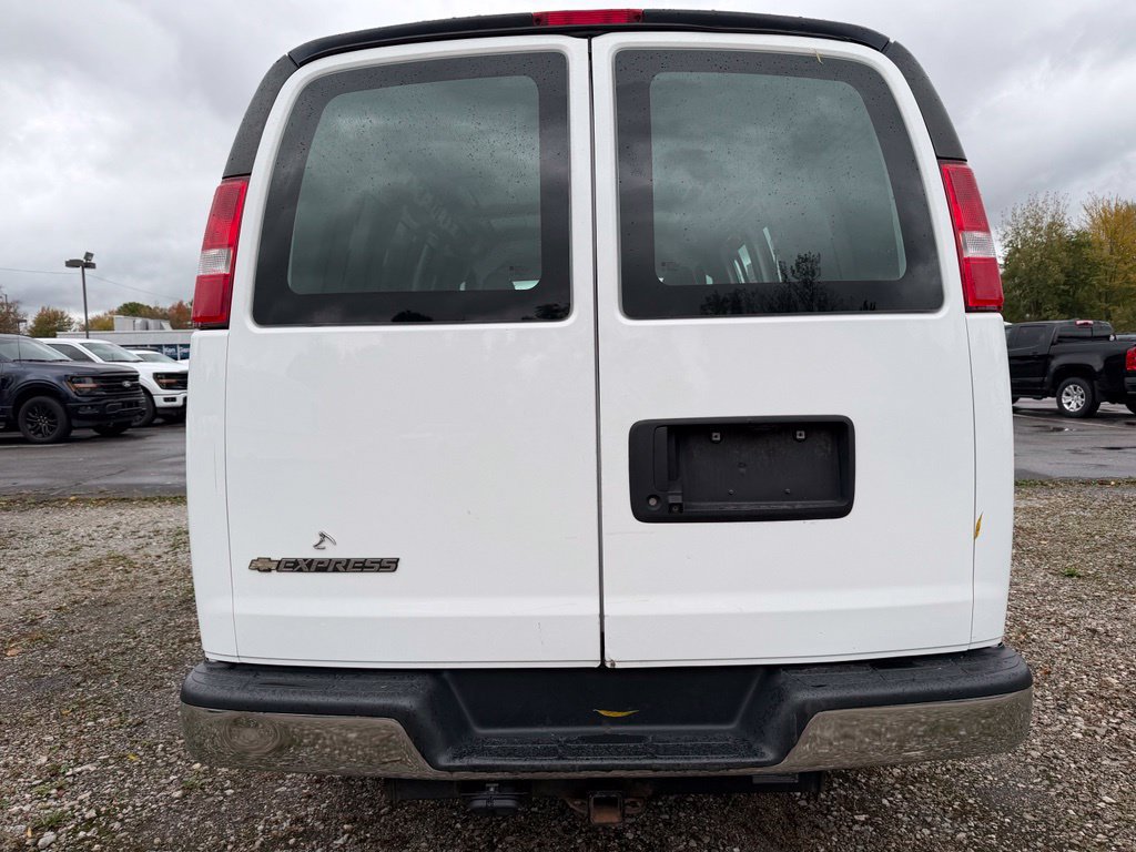 Used 2020 Chevrolet Express 3500 w/ Driver Convenience Package RWD image 6