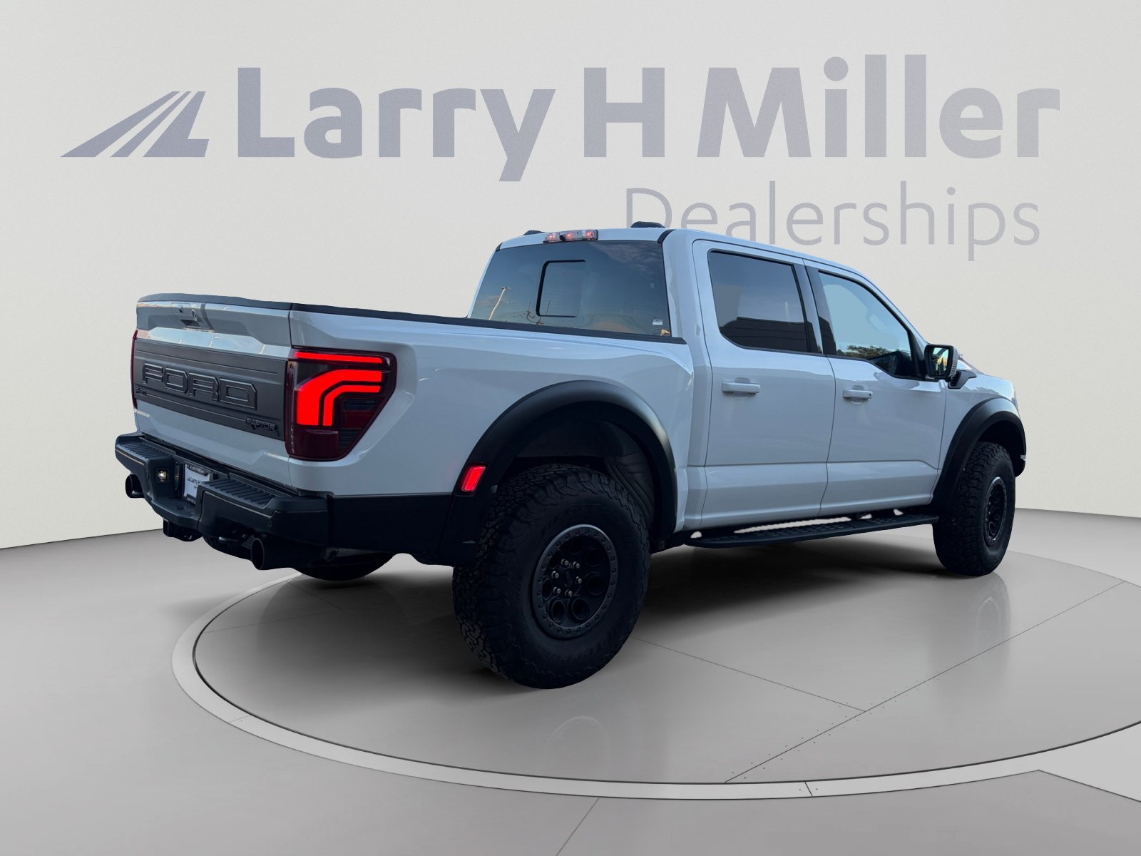 Used 2025 Ford F150 Raptor AWD/4WD image 5