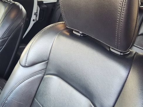 Used 2020 Jeep Wrangler Unlimited Sahara AWD/4WD image 15